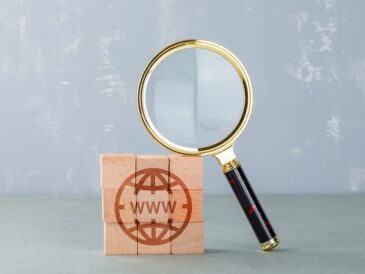 SEO: förstoringsglas och www
